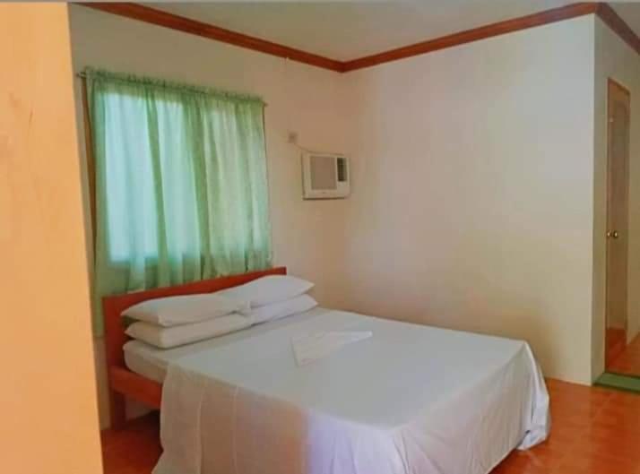 Gold Star Inn Siquijor Pokoj fotografie