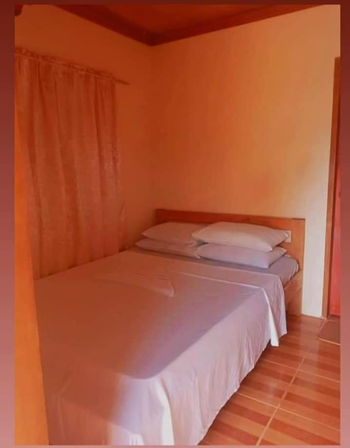 Gold Star Inn Siquijor Pokoj fotografie